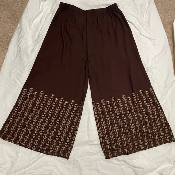 Chic Brown Wide-Leg Pants with Gold design - Picture 1 of 10